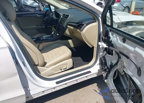 2014 Ford Fusion Se z USA, uszkodzony, nr VIN 3FA6P0LU7ER217577